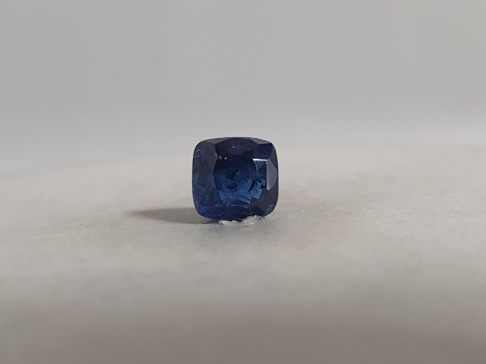 NATURAL NILAM SILONI - 2.95CT