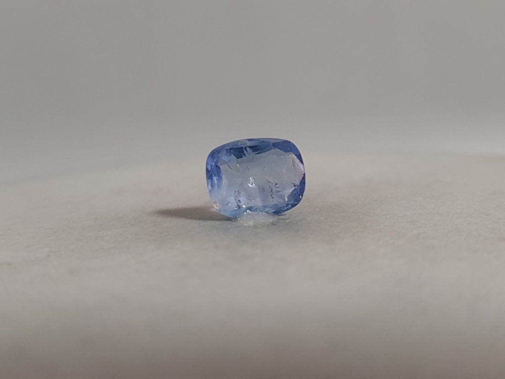 NATURAL NILAM SILONI - 3.3CT