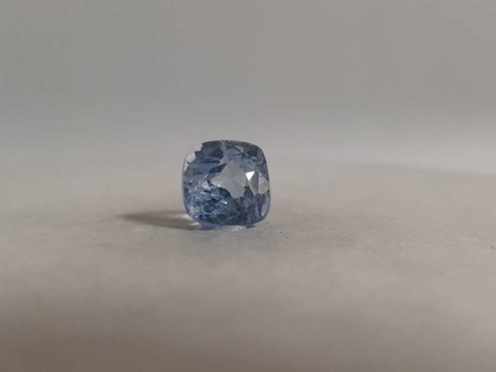 NATURAL NILAM SILONI - 3.74CT