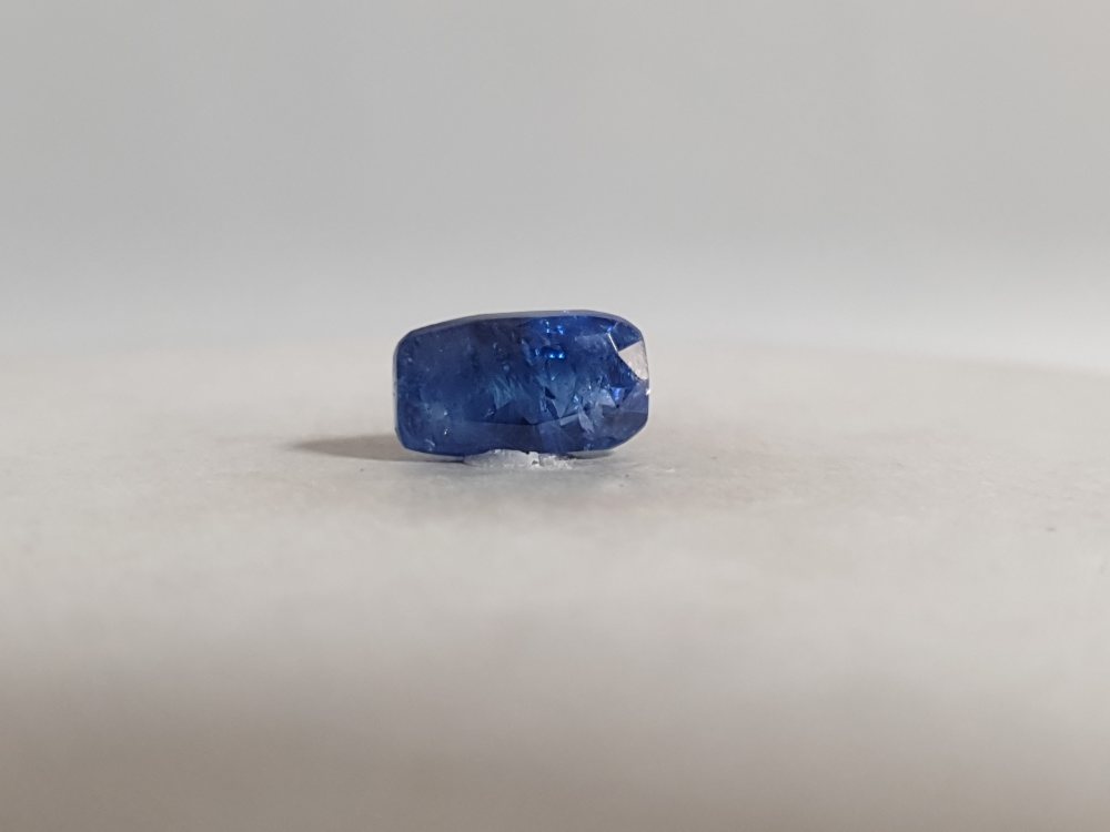 NATURAL NILAM SILONI - 3.86CT