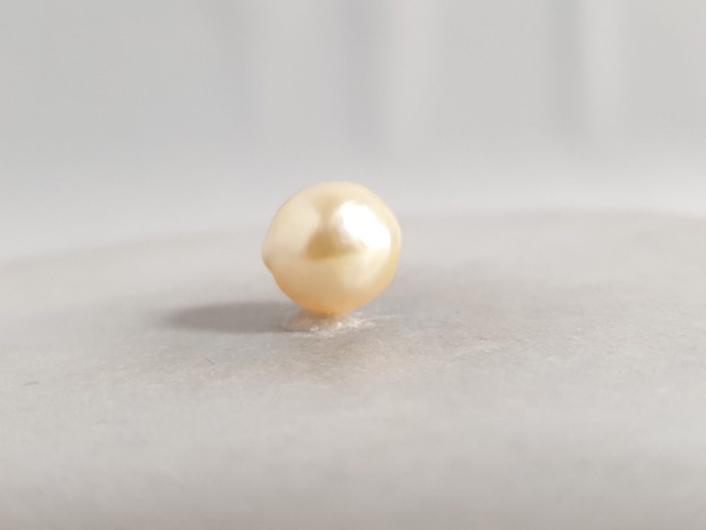 NATURAL SOUTH SEA PEARL  - 4.62CT