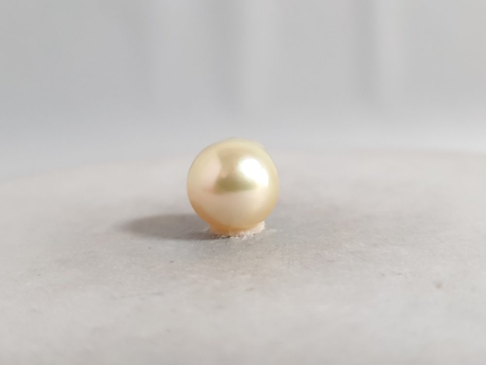 NATURAL SOUTH SEA PEARL  - 4.88CT