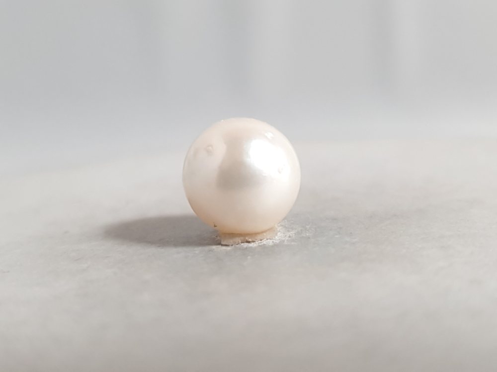NATURAL SOUTH SEA PEARL  - 5.61CT