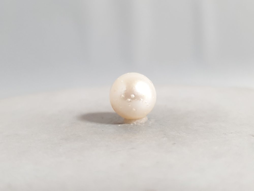 NATURAL SOUTH SEA PEARL  - 5.64CT
