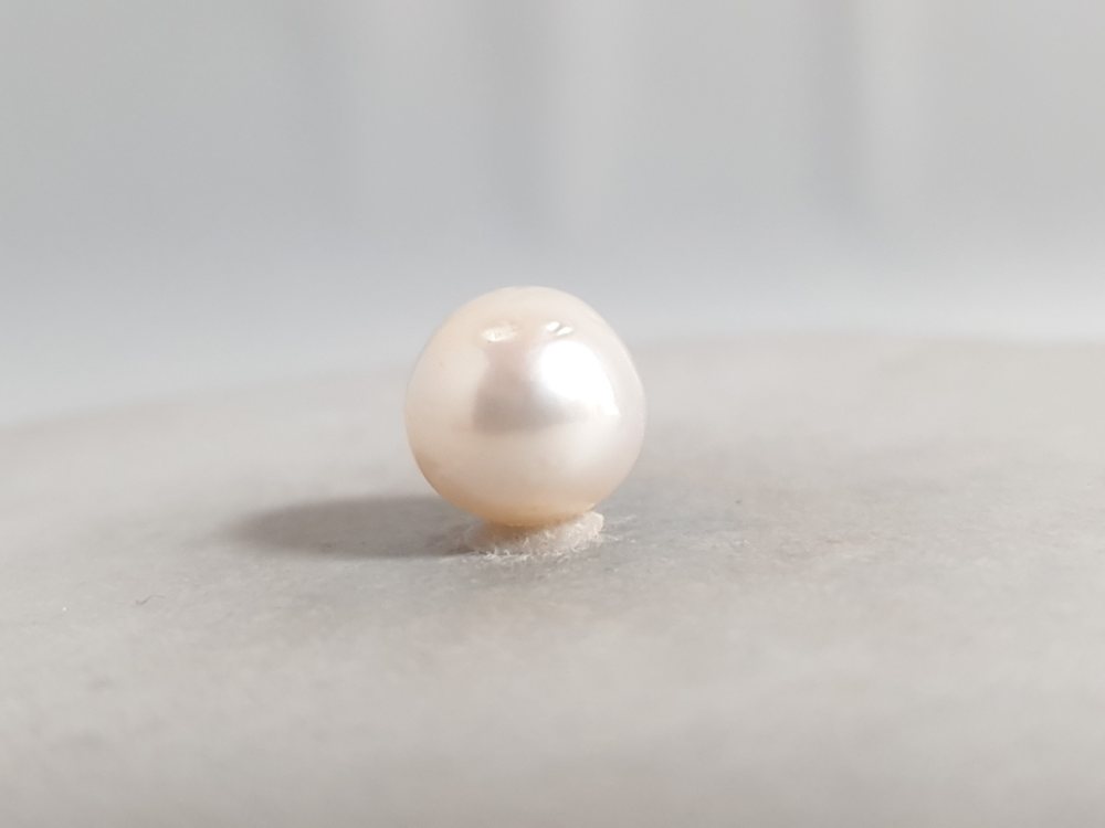 NATURAL SOUTH SEA PEARL  - 5.72CT