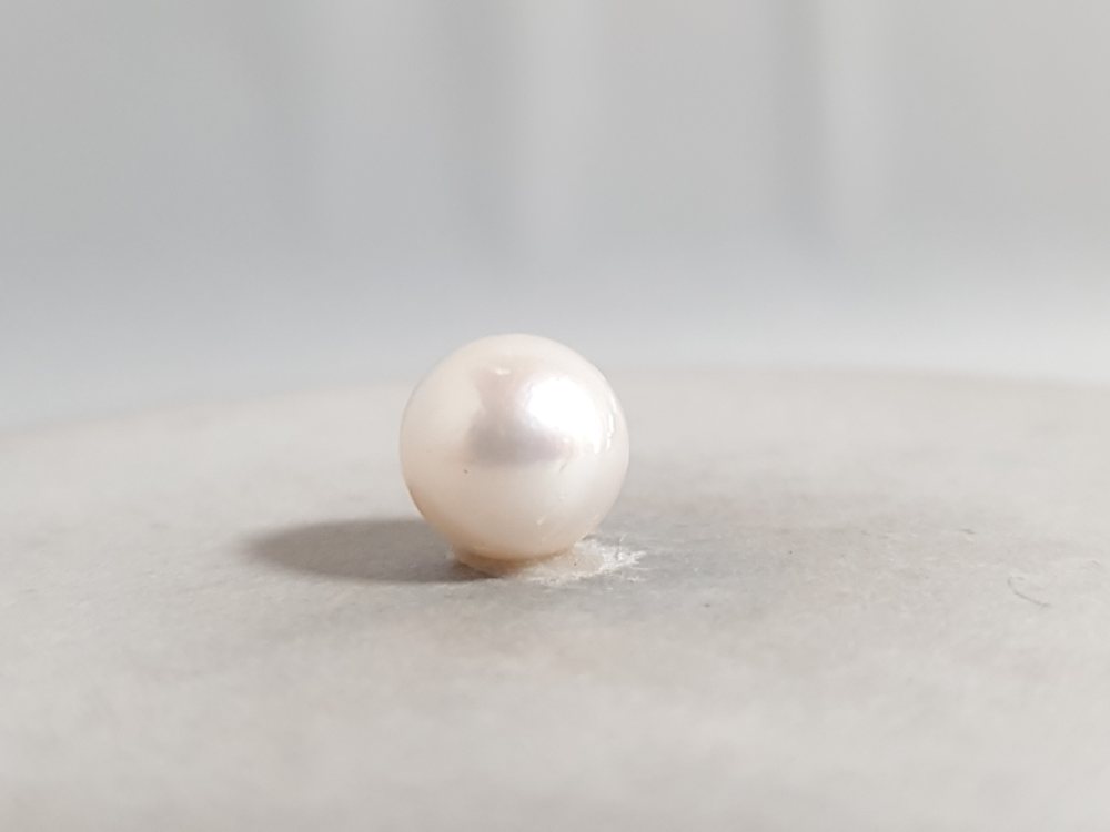NATURAL SOUTH SEA PEARL  - 5.72CT