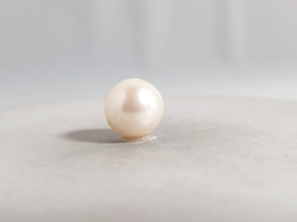 NATURAL SOUTH SEA PEARL  - 5.83CT