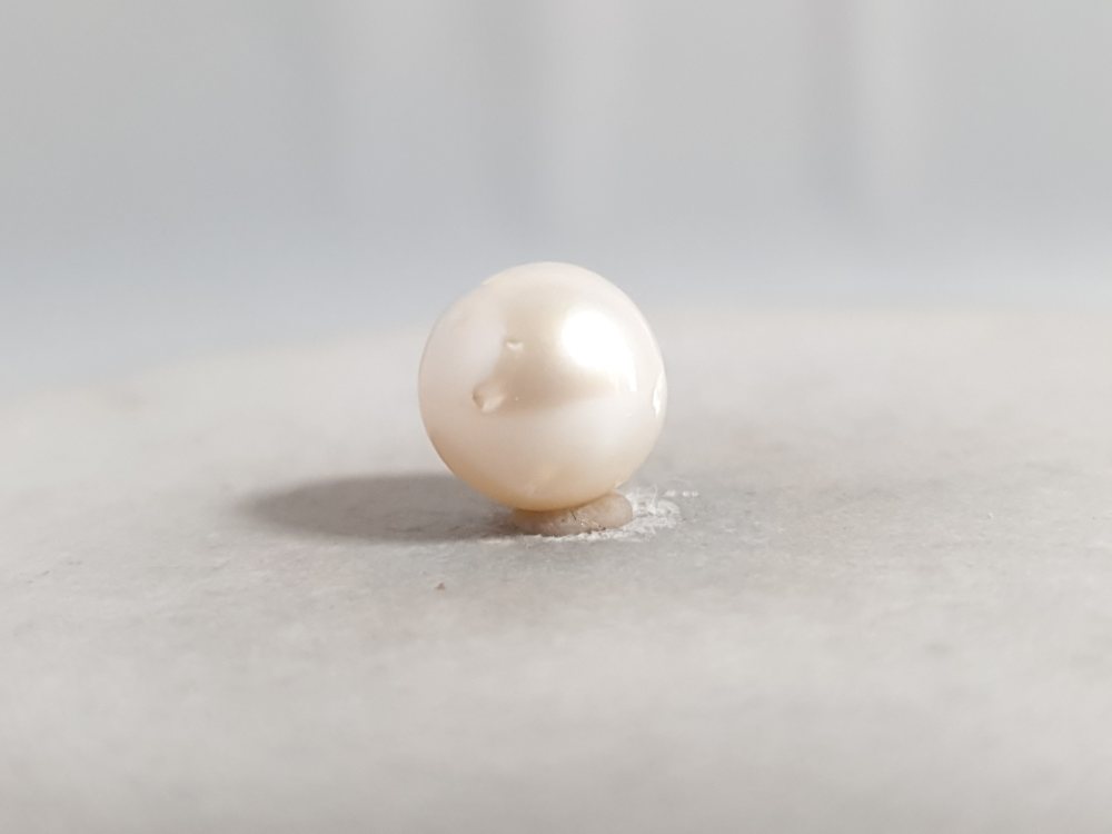 NATURAL SOUTH SEA PEARL  - 5.98CT