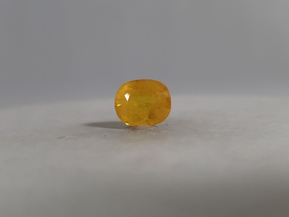 NATURAL YELLOW SAPPHIRE (PUKHRAJ) BANGKOK - 2.84CT
