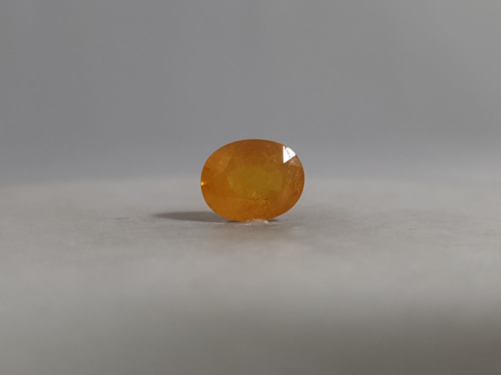 NATURAL YELLOW SAPPHIRE (PUKHRAJ) BANGKOK - 2.92CT