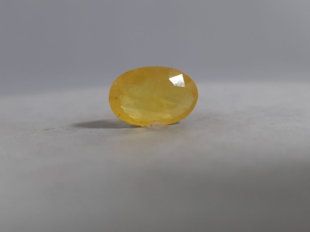 NATURAL YELLOW SAPPHIRE (PUKHRAJ) BANGKOK - 2.92CT
