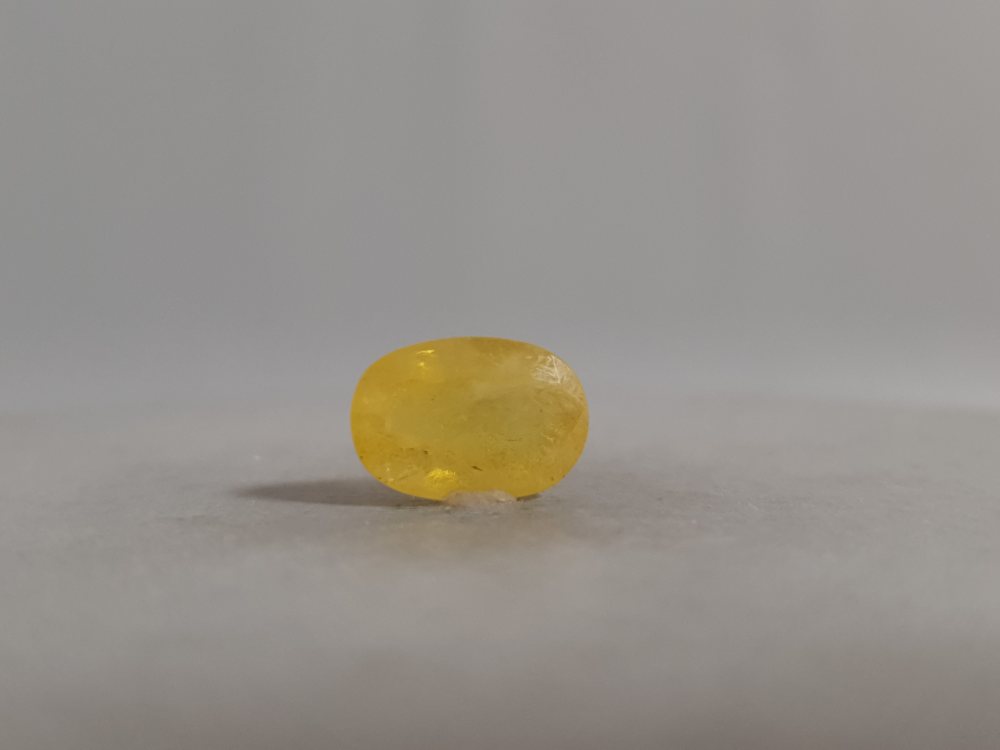 NATURAL YELLOW SAPPHIRE (PUKHRAJ) BANGKOK - 3.2CT