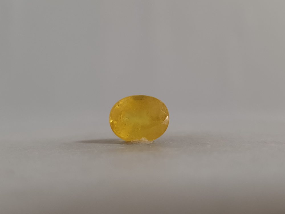 NATURAL YELLOW SAPPHIRE (PUKHRAJ) BANGKOK - 3.22CT