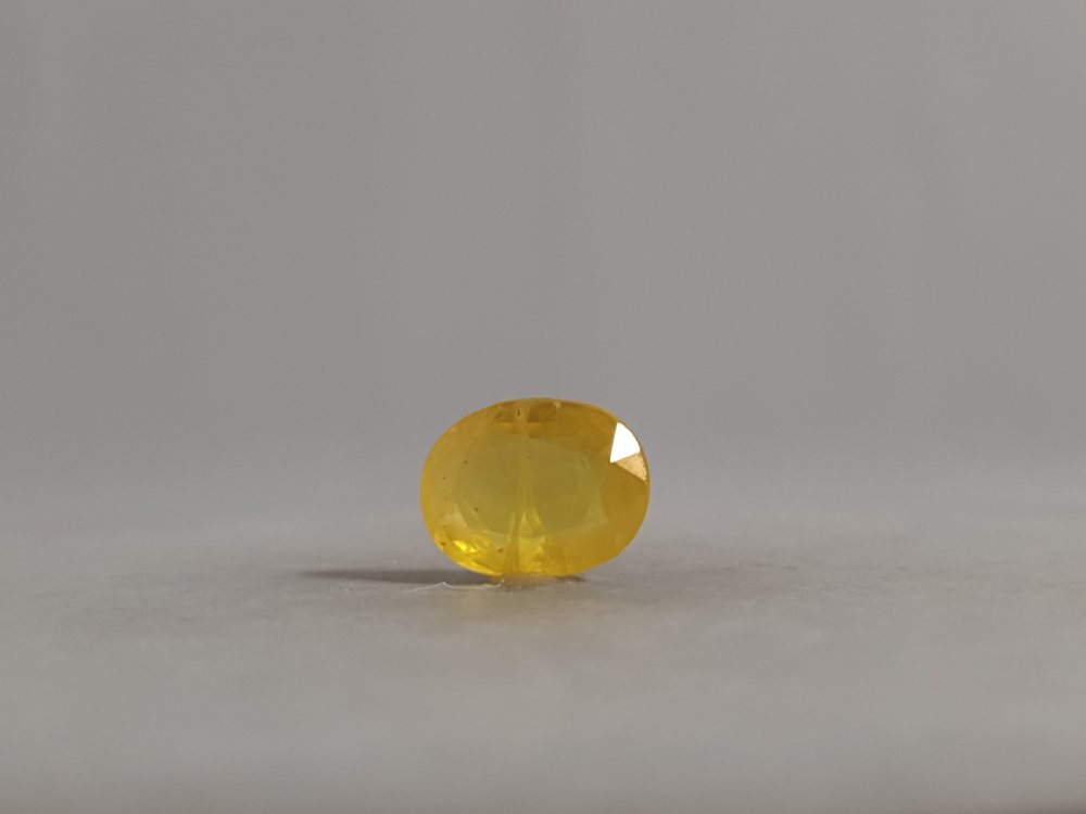 NATURAL YELLOW SAPPHIRE (PUKHRAJ) BANGKOK - 3.36CT