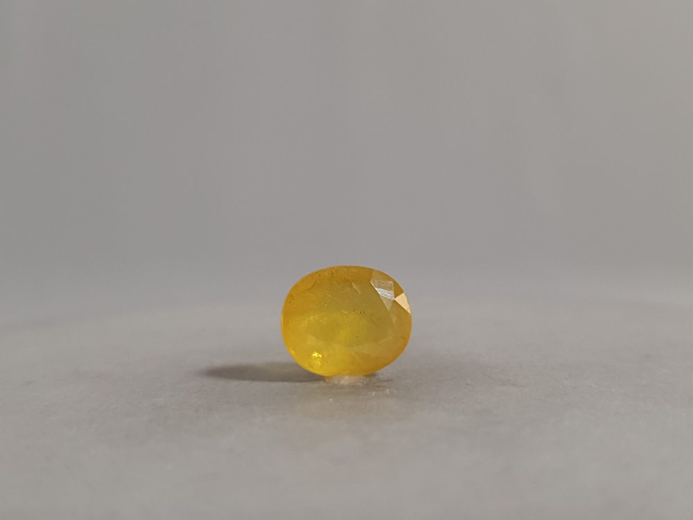 NATURAL YELLOW SAPPHIRE (PUKHRAJ) BANGKOK - 3.36CT