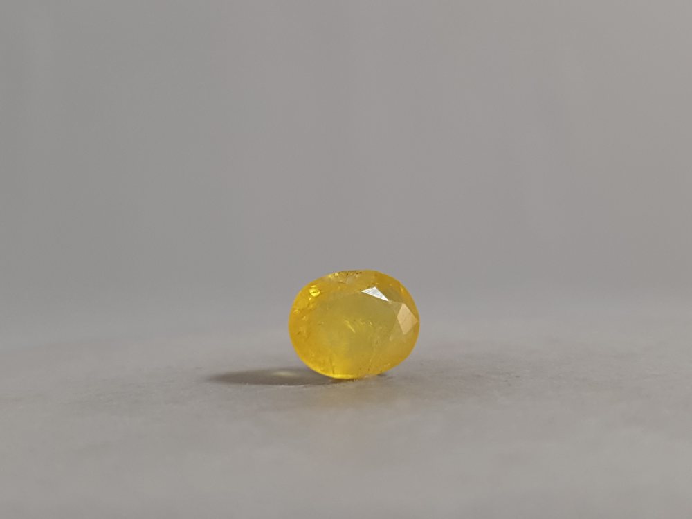 NATURAL YELLOW SAPPHIRE (PUKHRAJ) BANGKOK - 3.37CT