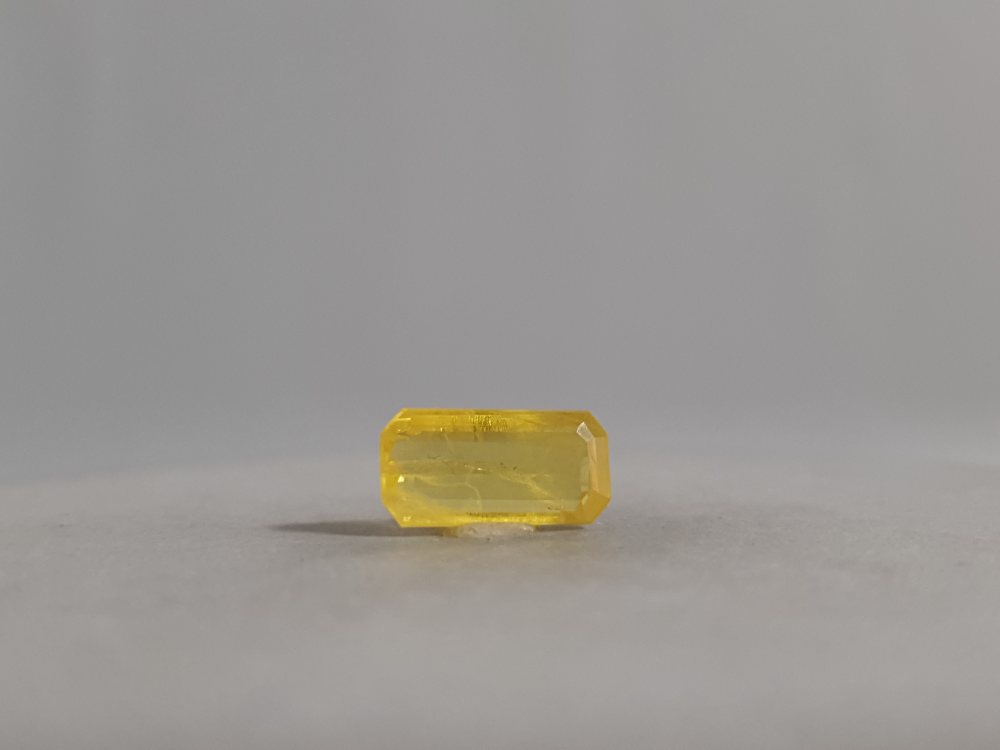 NATURAL YELLOW SAPPHIRE (PUKHRAJ) BANGKOK - 3.48CT