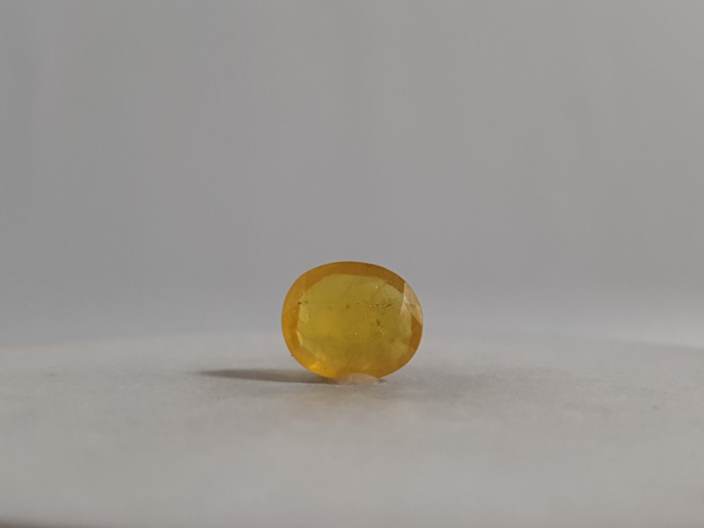 NATURAL YELLOW SAPPHIRE (PUKHRAJ) BANGKOK - 3.5CT