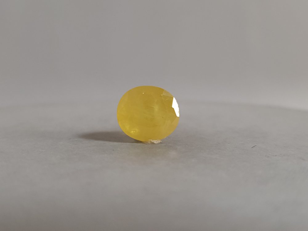 NATURAL YELLOW SAPPHIRE (PUKHRAJ) BANGKOK - 4.34CT