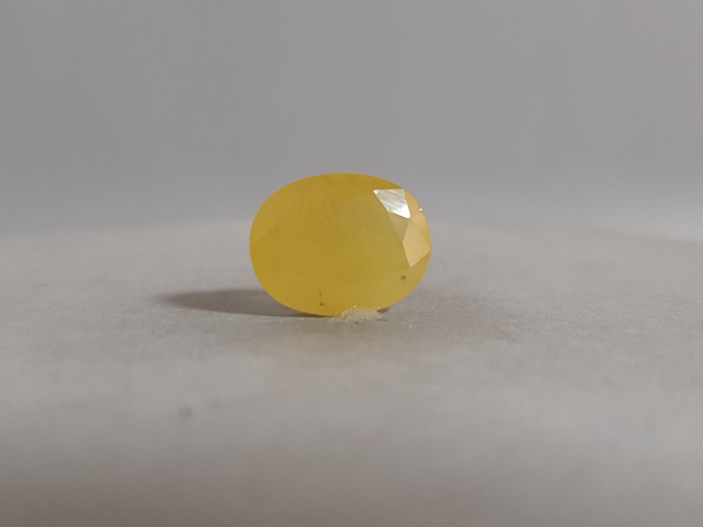 NATURAL YELLOW SAPPHIRE (PUKHRAJ) BANGKOK - 4.63CT