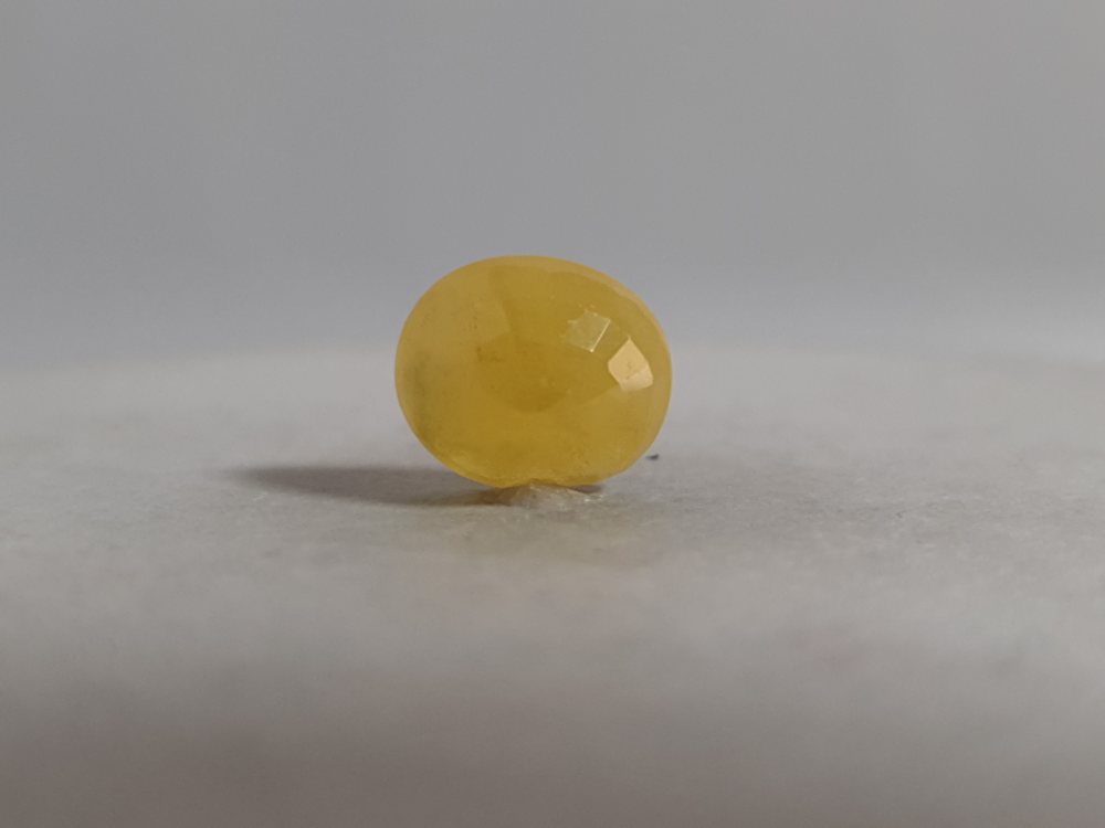 NATURAL YELLOW SAPPHIRE (PUKHRAJ) BANGKOK - 4.7CT