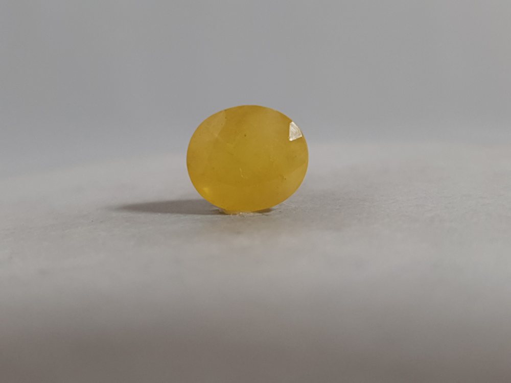 NATURAL YELLOW SAPPHIRE (PUKHRAJ) BANGKOK - 4.76CT