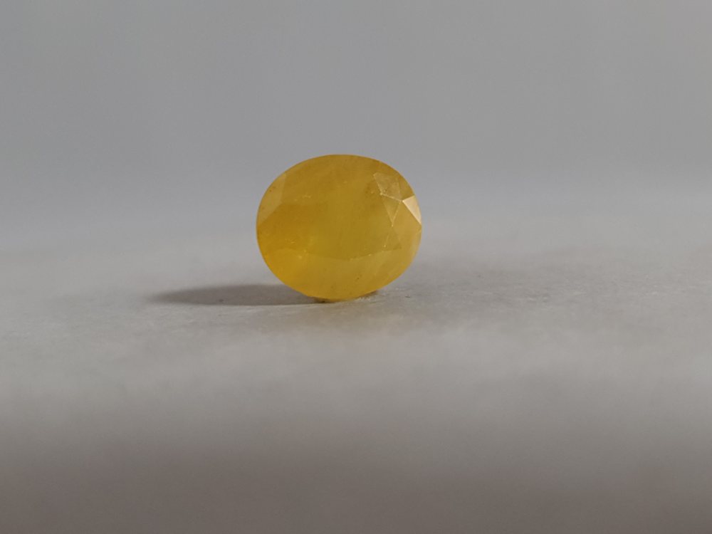 NATURAL YELLOW SAPPHIRE (PUKHRAJ) BANGKOK - 4.84CT