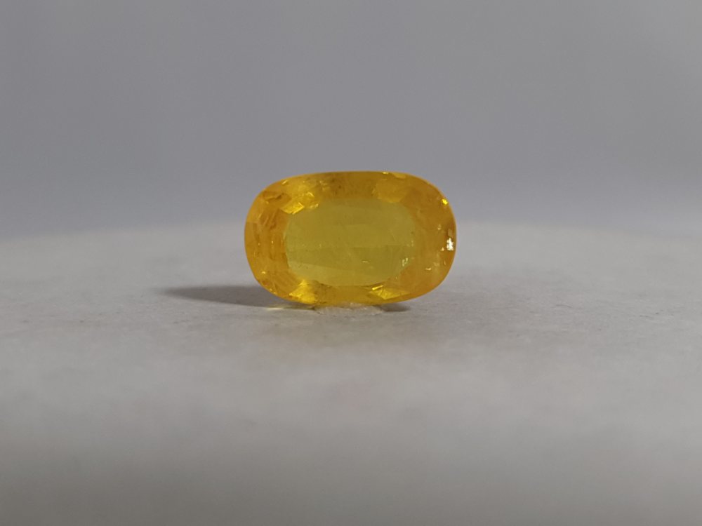 NATURAL YELLOW SAPPHIRE (PUKHRAJ) BANGKOK - 7.36CT