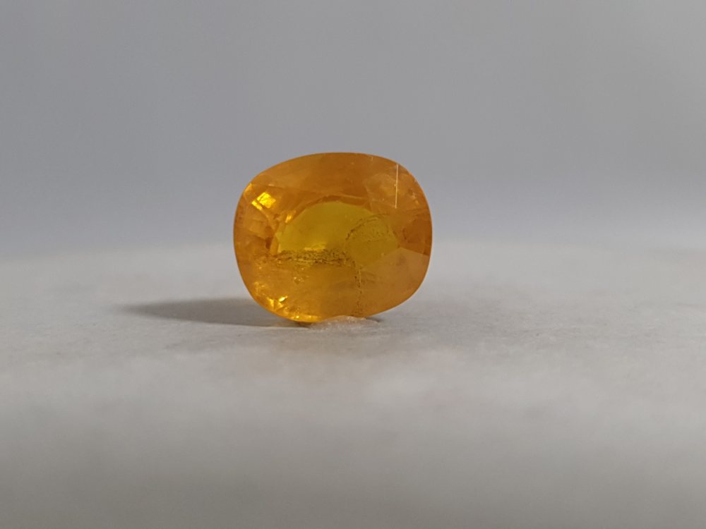 NATURAL YELLOW SAPPHIRE (PUKHRAJ) BANGKOK - 9.29CT