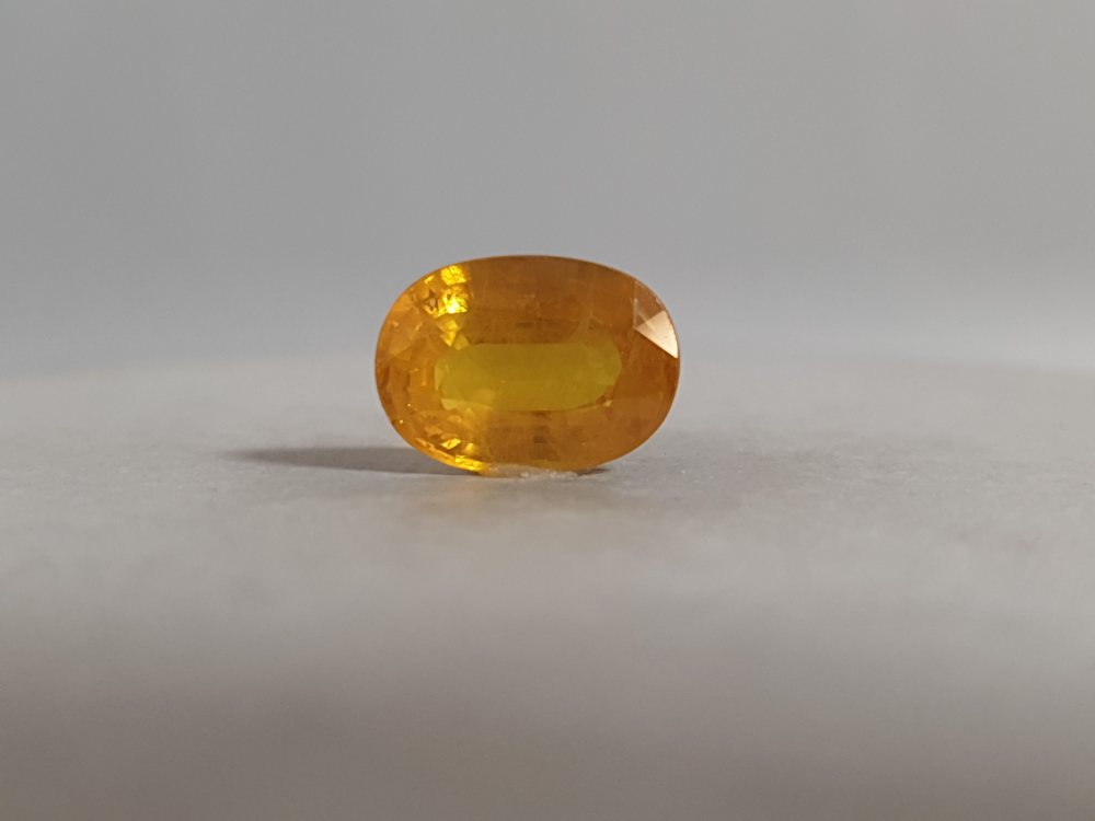 NATURAL YELLOW SAPPHIRE (PUKHRAJ) BANGKOK - 4.48CT