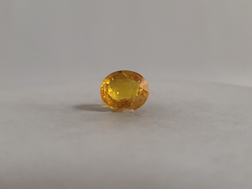 NATURAL YELLOW SAPPHIRE (PUKHRAJ) BANGKOK - 4.27CT
