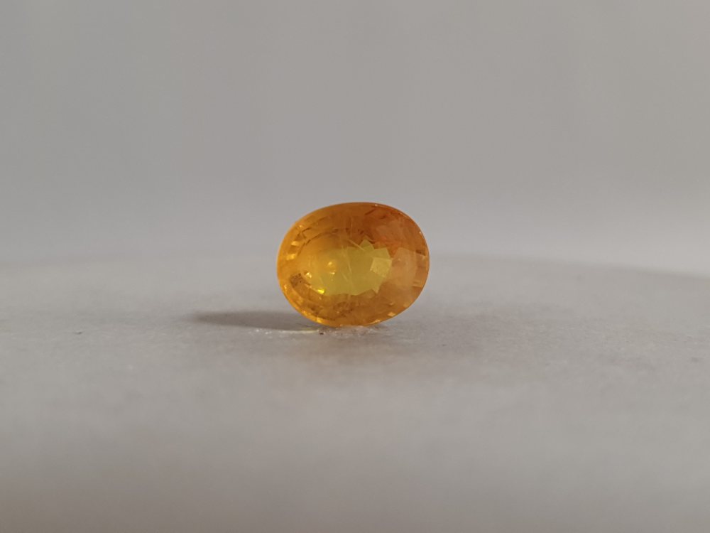 NATURAL YELLOW SAPPHIRE (PUKHRAJ) BANGKOK - 4.15CT