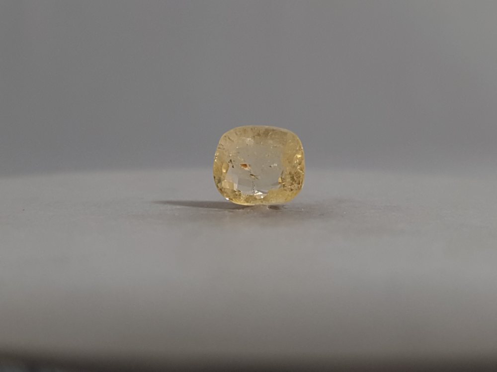NATURAL YELLOW SAPPHIRE (PUKHRAJ) - 3.2CT