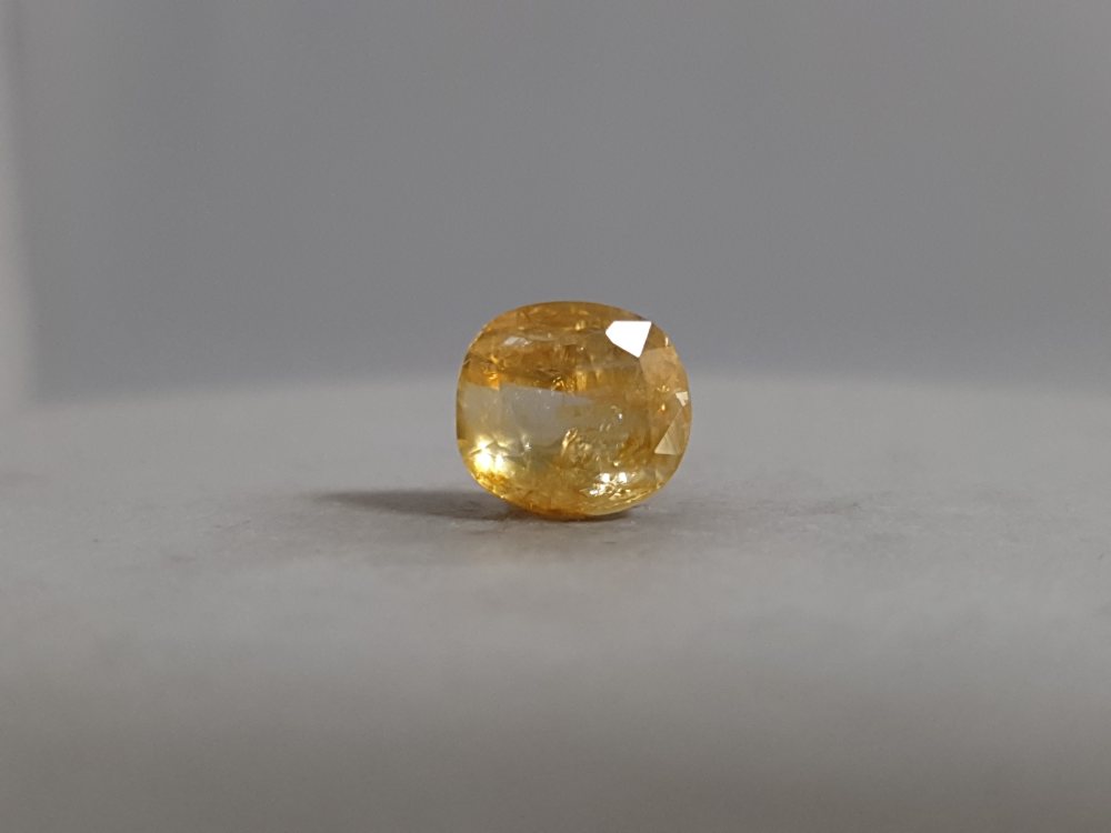 NATURAL YELLOW SAPPHIRE (PUKHRAJ) - 3.25CT