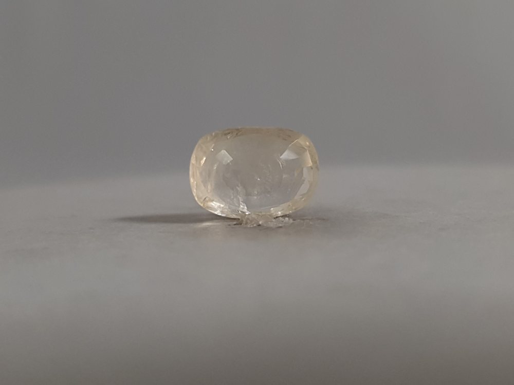 NATURAL YELLOW SAPPHIRE (PUKHRAJ) - 3.58CT