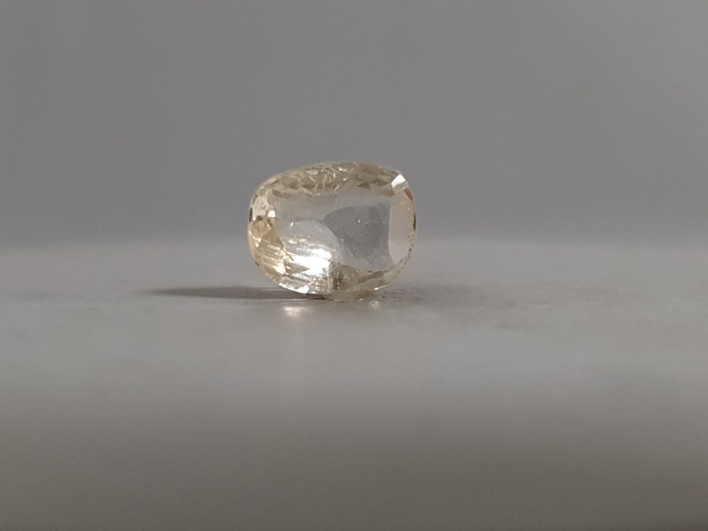 NATURAL YELLOW SAPPHIRE (PUKHRAJ) - 3.66CT