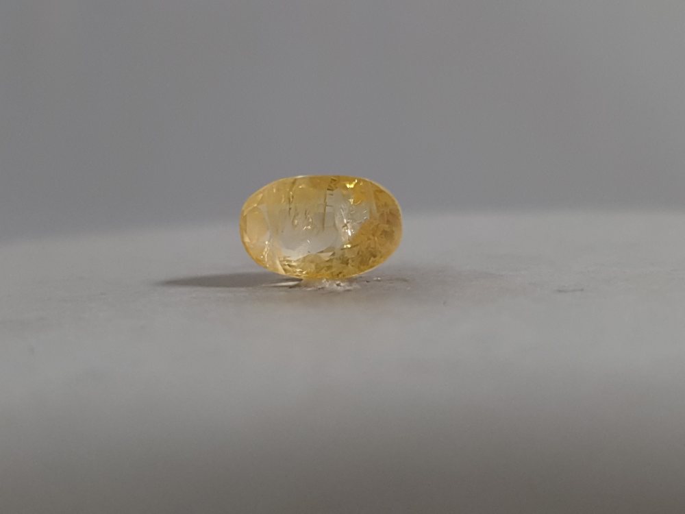 NATURAL YELLOW SAPPHIRE (PUKHRAJ) - 3.7CT