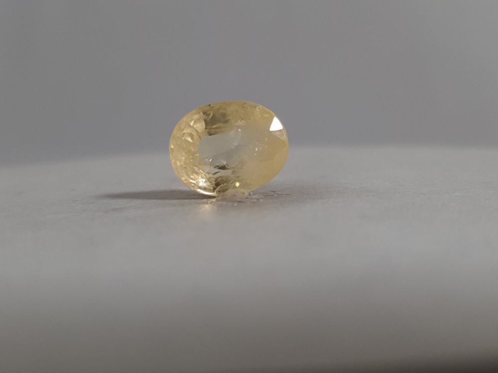 NATURAL YELLOW SAPPHIRE (PUKHRAJ) - 3.85CT