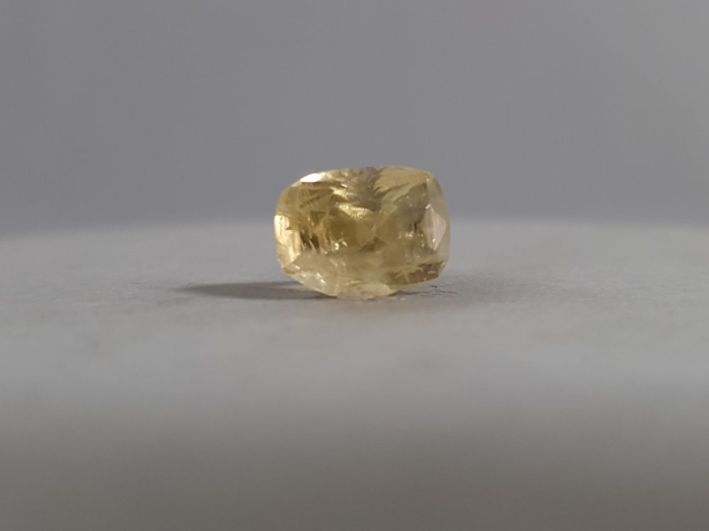 NATURAL YELLOW SAPPHIRE (PUKHRAJ) - 3.86CT