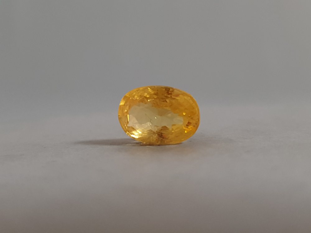 NATURAL YELLOW SAPPHIRE (PUKHRAJ) - 4.17CT
