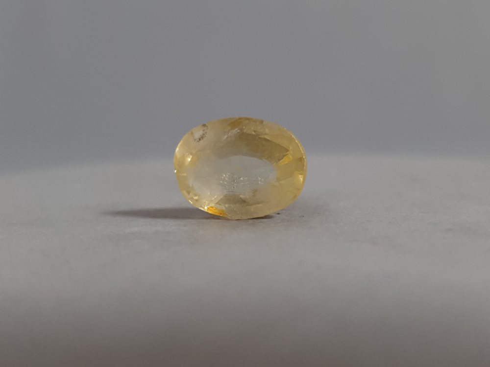 NATURAL YELLOW SAPPHIRE (PUKHRAJ) - 4.57CT