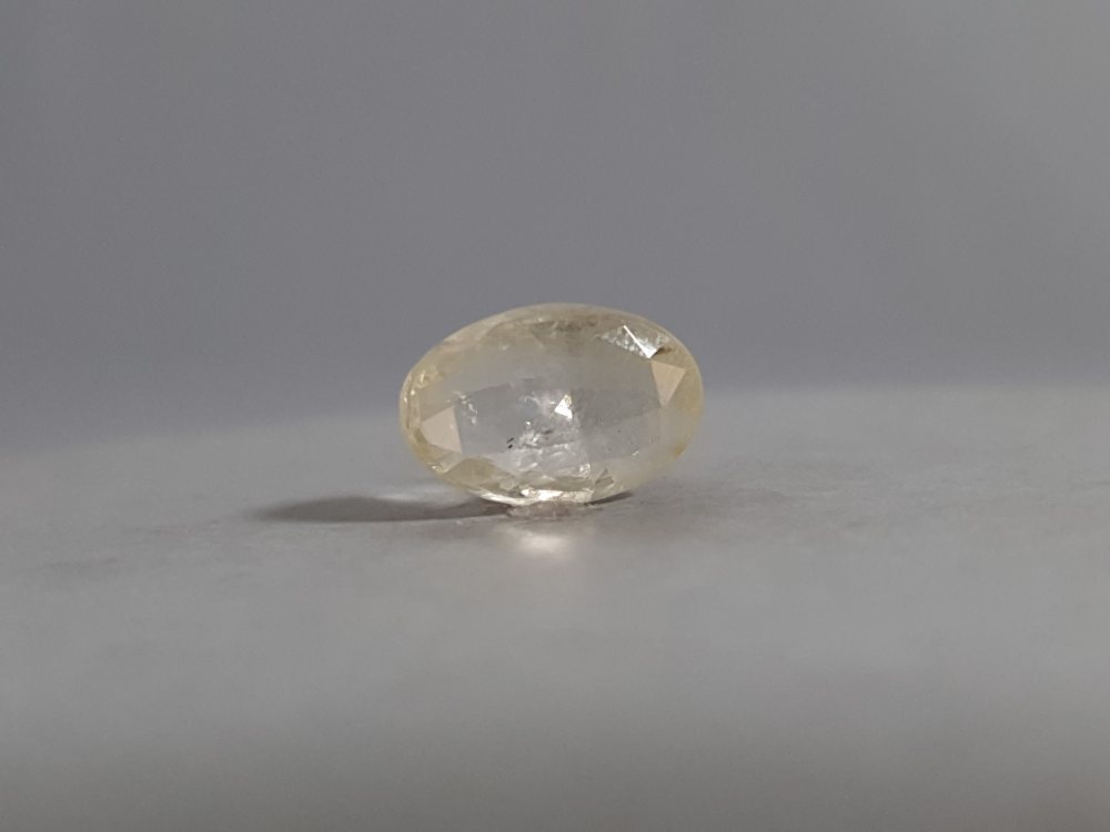 NATURAL YELLOW SAPPHIRE (PUKHRAJ) - 5.12CT