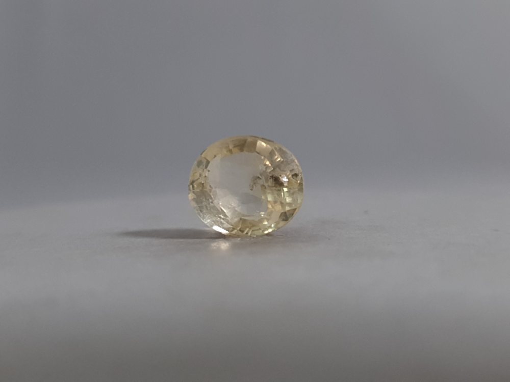 NATURAL YELLOW SAPPHIRE (PUKHRAJ) - 5.13CT