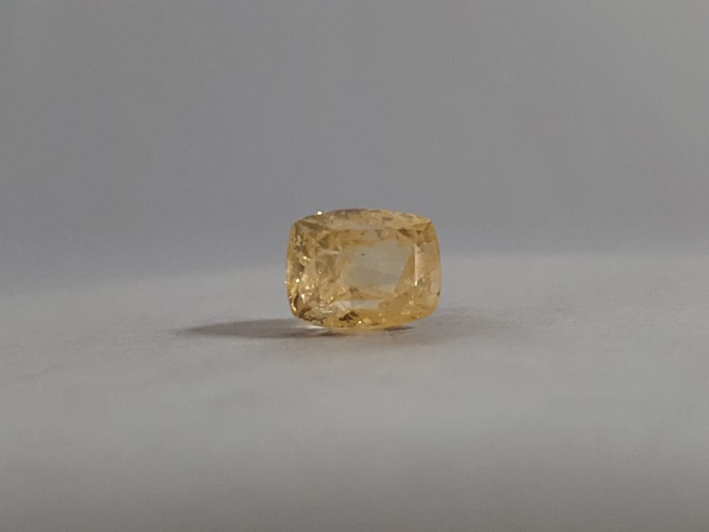NATURAL YELLOW SAPPHIRE (PUKHRAJ) - 5.44CT