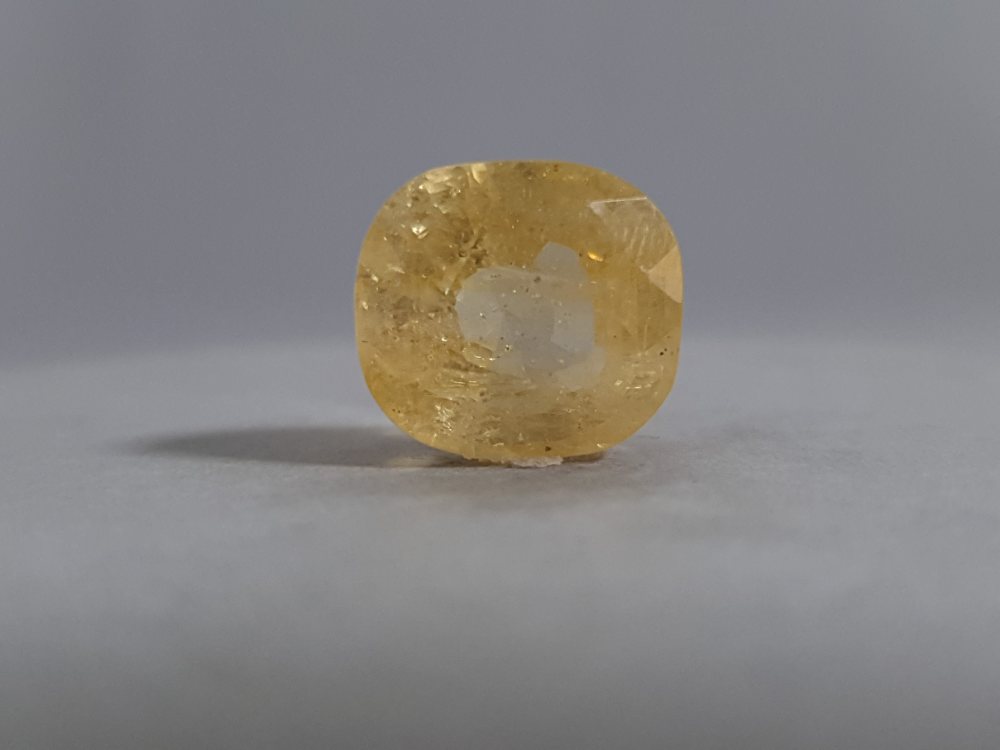 NATURAL YELLOW SAPPHIRE (PUKHRAJ) - 13.26CT