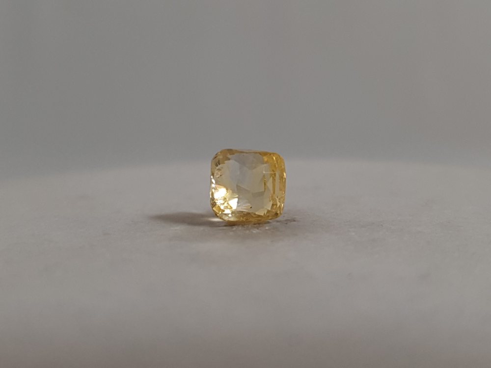 NATURAL YELLOW SAPPHIRE (PUKHRAJ) - 3.01CT