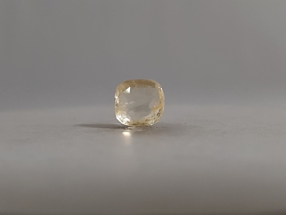 NATURAL YELLOW SAPPHIRE (PUKHRAJ) - 3.08CT