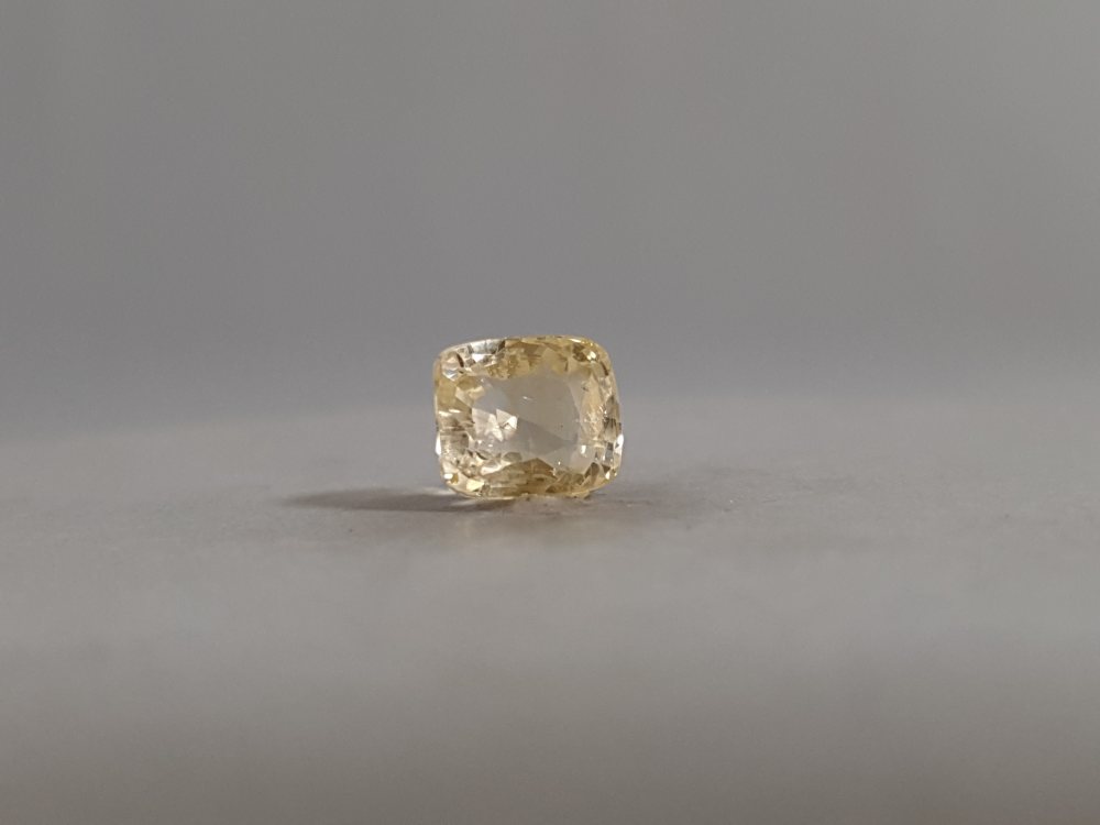NATURAL YELLOW SAPPHIRE (PUKHRAJ) - 3.09CT