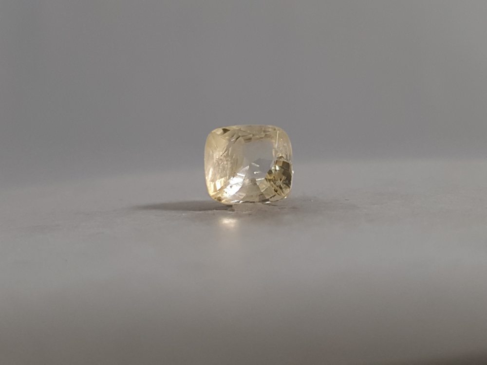 NATURAL YELLOW SAPPHIRE (PUKHRAJ) - 3.1CT