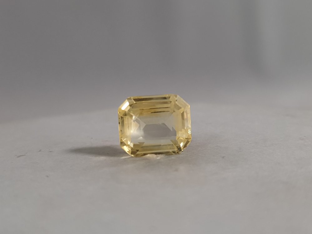 SRI LANKA YELLOW SAPPHIRE SILONI PUKHRAJ